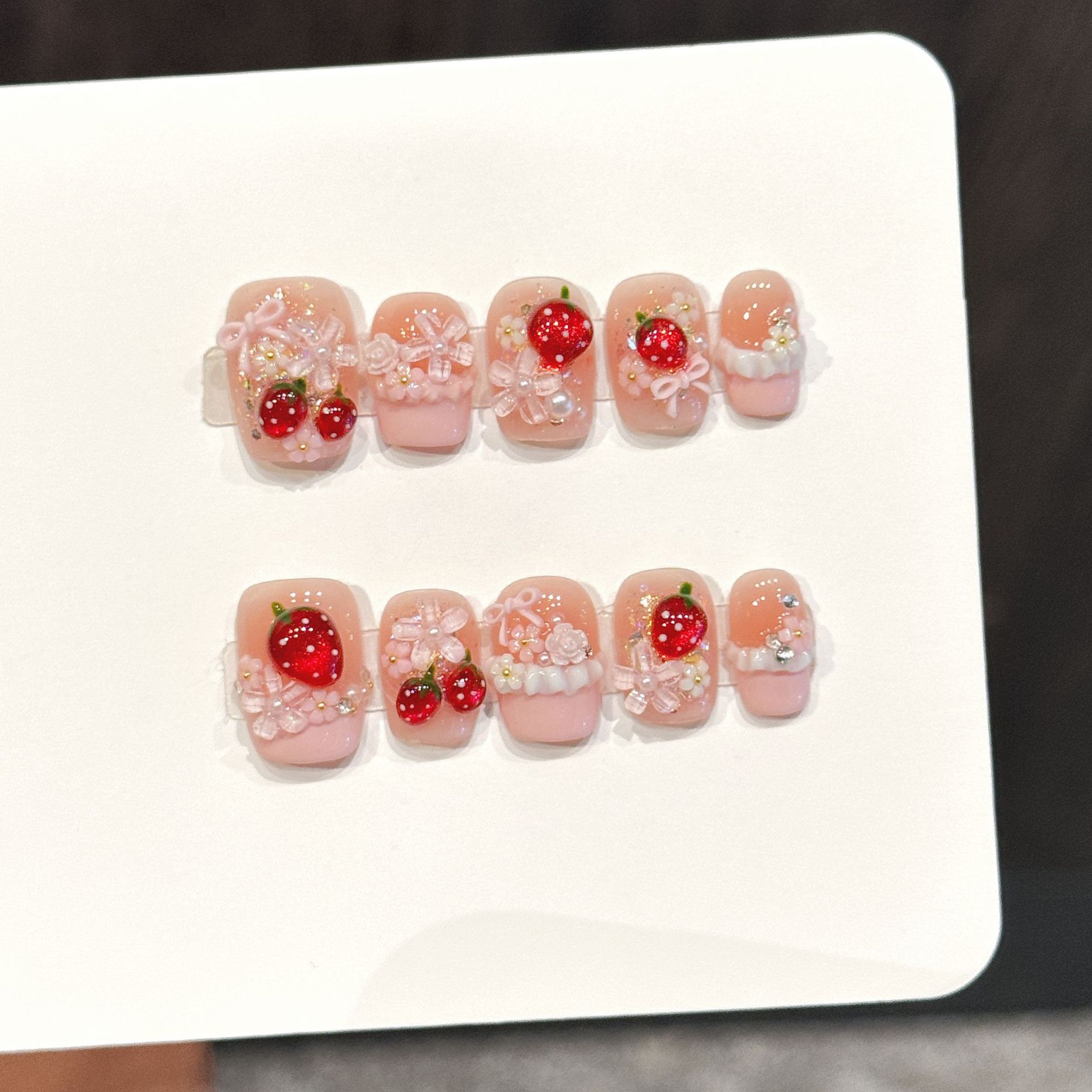 Pressed Flower Art - 10 Stück süße rote Erdbeer-Nägel zum