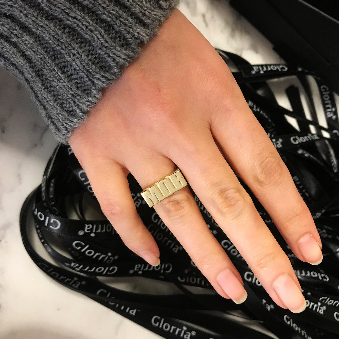 Benutzerdefinierte goldene Got – Initial Ring Custom Bewertung und Preis