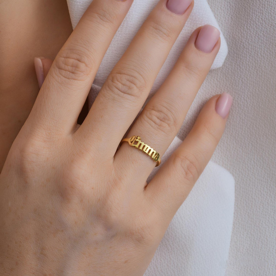 Benutzerdefinierte Gold Ring F – Initial Ring Custom Bewertung und Preis
